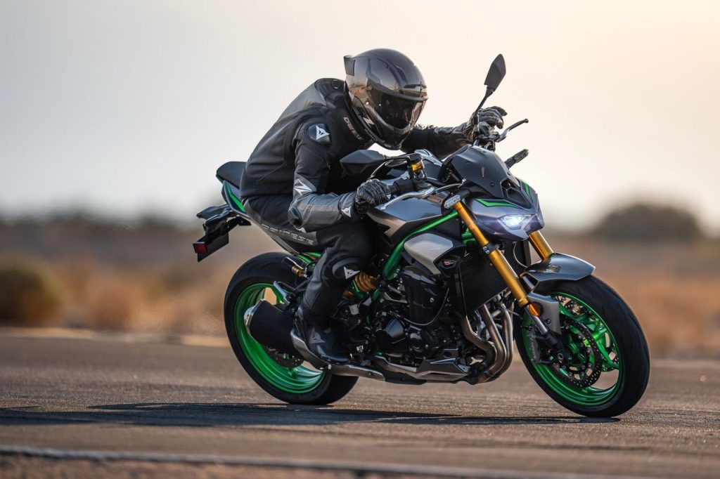 SE 車型搭載了 Öhlins 後避震器和 Brembo 卡鉗