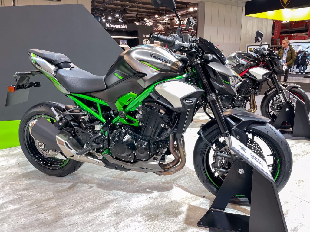 米蘭車展現場展出綠銀配色