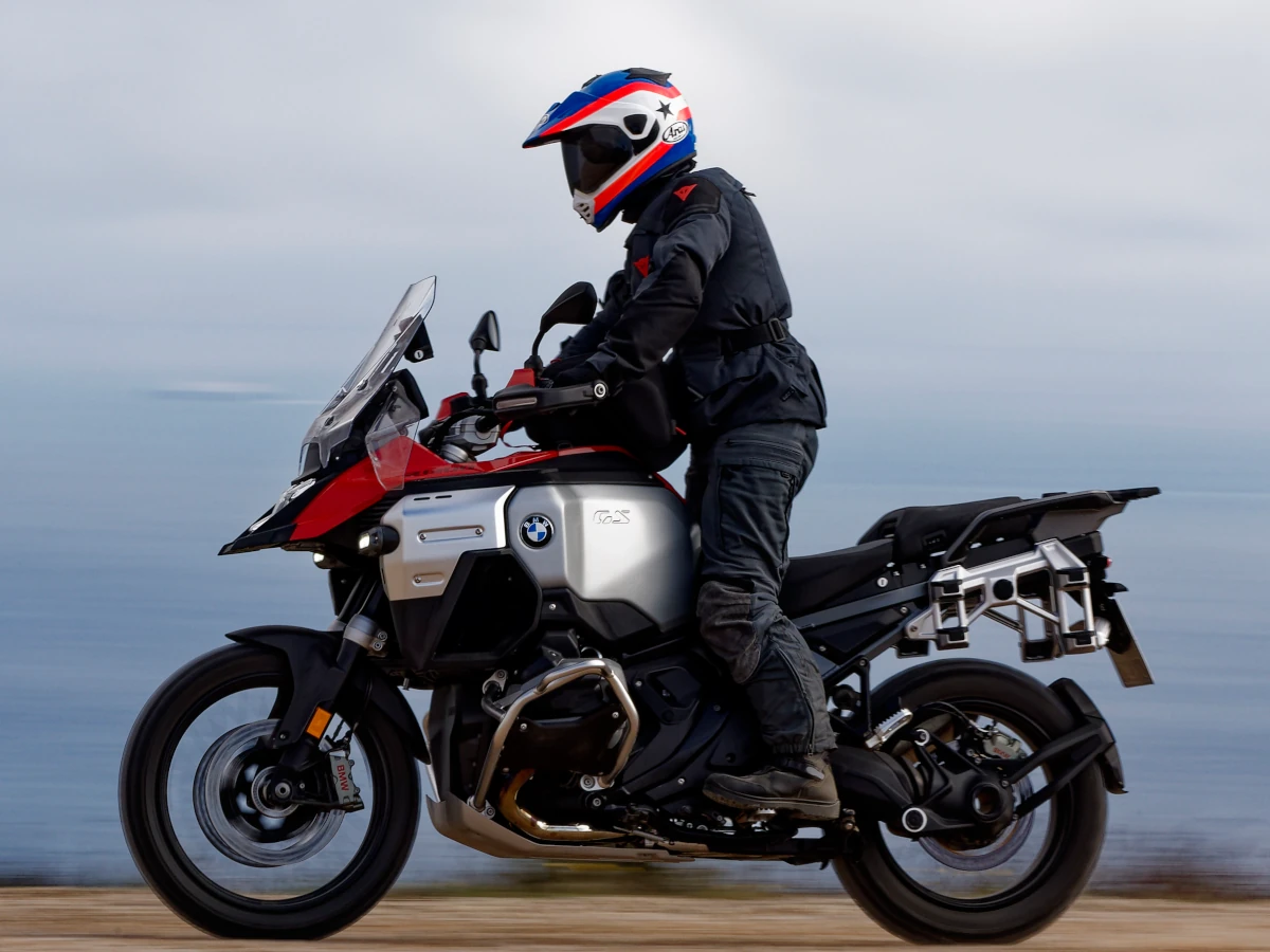 【试乘报告】BMW R1300 GS Adventure，更强悍、更舒适、更智慧的冒险王者