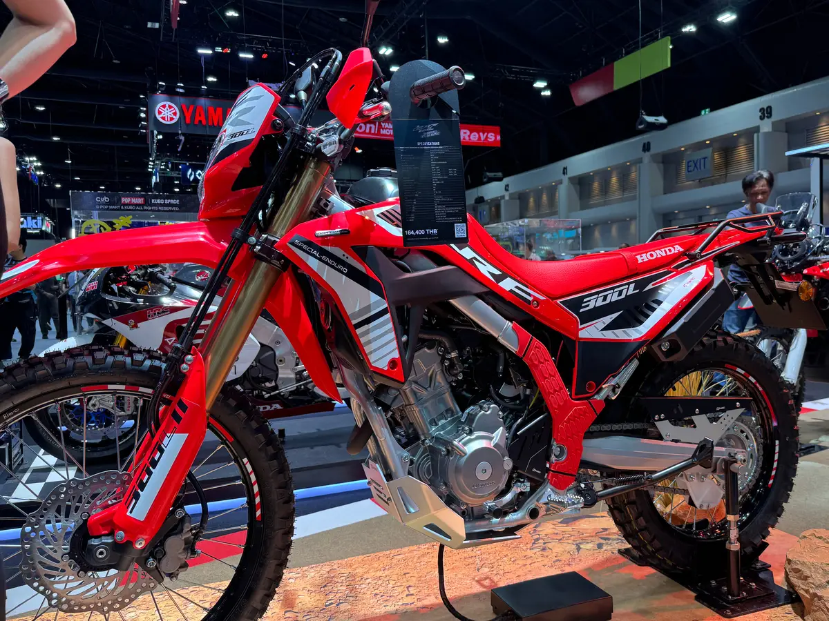 2025 HONDA CRF300L/RALLY 亮相泰國，全新紅黑配色的全新設計令人矚目！