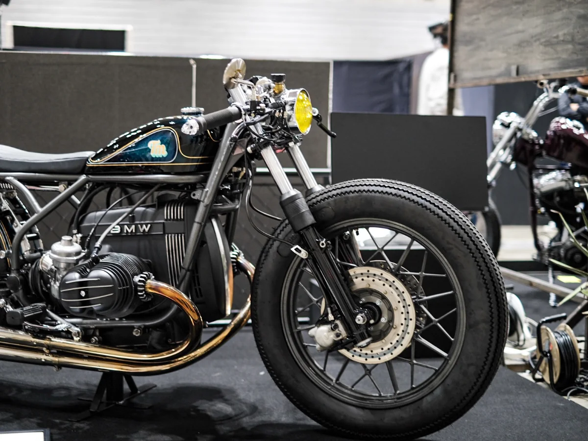 【YOKOHAMA HOT ROD CUSTOM SHOW 2024】BMW R100RS 完美變身Chopper風格！