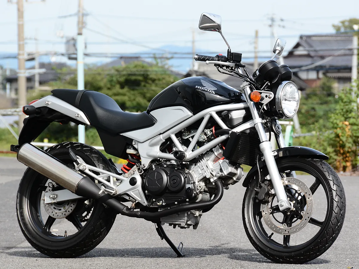 Honda传统VT系列的最终之作，搭载喷射引擎的VTR 250