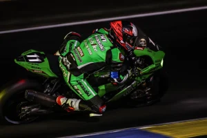 16 小時後:追逐勝利的Kawasaki Webike Trickstar 在利曼保持領先