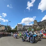 Le Mans 利曼街頭湧現人潮,萬人共迎 EWC 車手大遊行