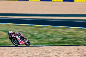 Yoshimura SERT Motul 在 EWC 熱身賽中表現出色
