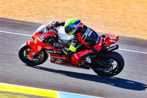 Aviobike的Superstock Ducati在EWC賽事中全力以赴
