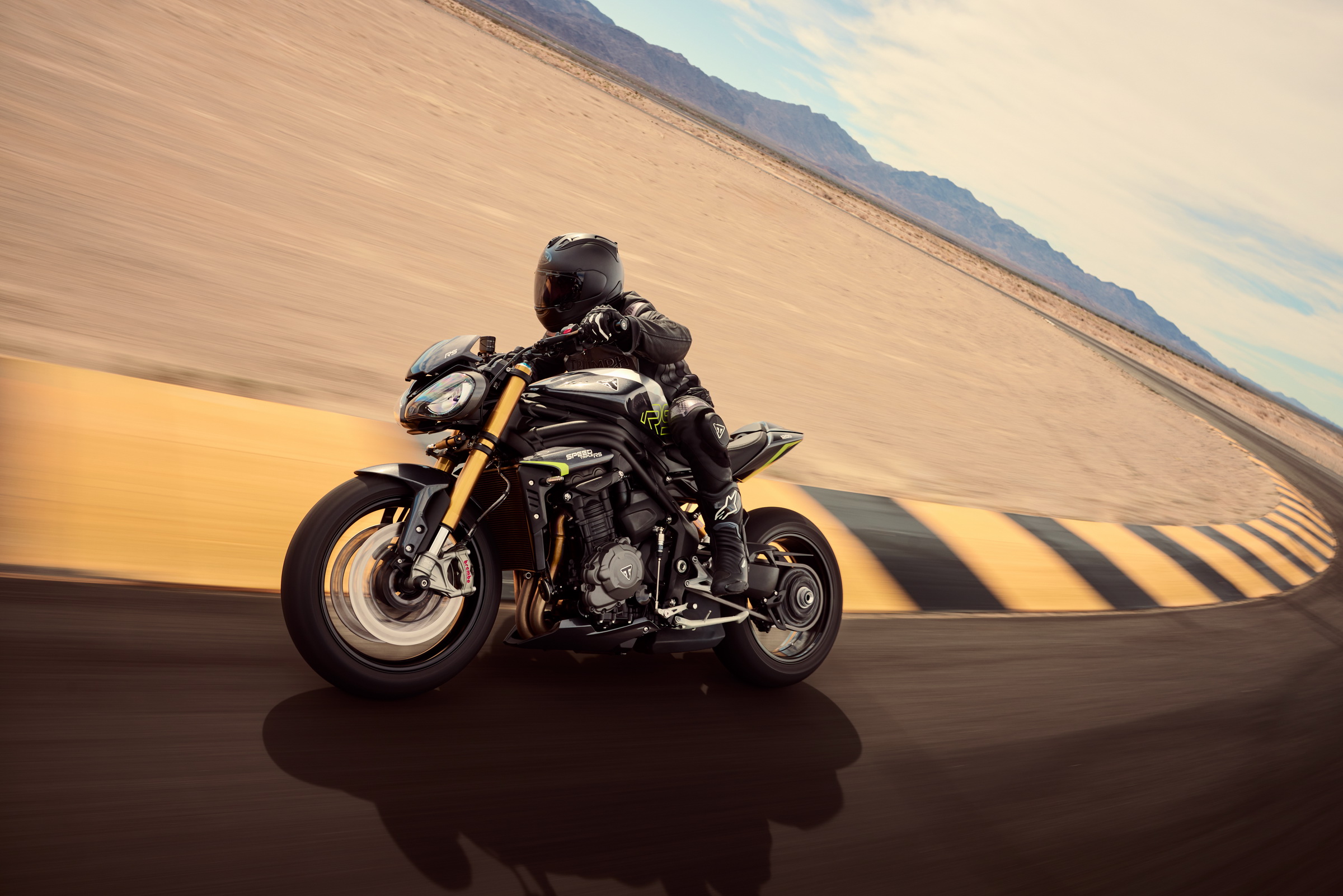 英倫街霸再定義,2025 Triumph Speed Triple 1200 RS 樹立性能新標竿