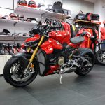 214匹街頭霸王降臨!2025 Ducati Streetfighter V4S MotoGP 賽道科技民用化