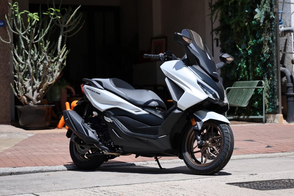 全新2025 Forza350