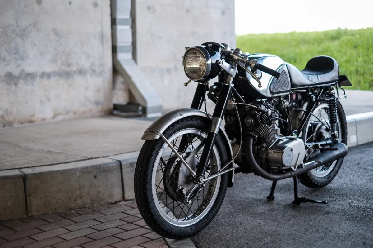 日本老车迷的梦幻逸品！HONDA传奇CB72复活以厂车规格重现60年代赛道精神