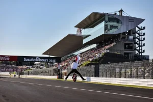 驚天一擊！Johann Zarco 以破紀錄圈速稱霸鈴鹿8耐 Top 10 排位賽