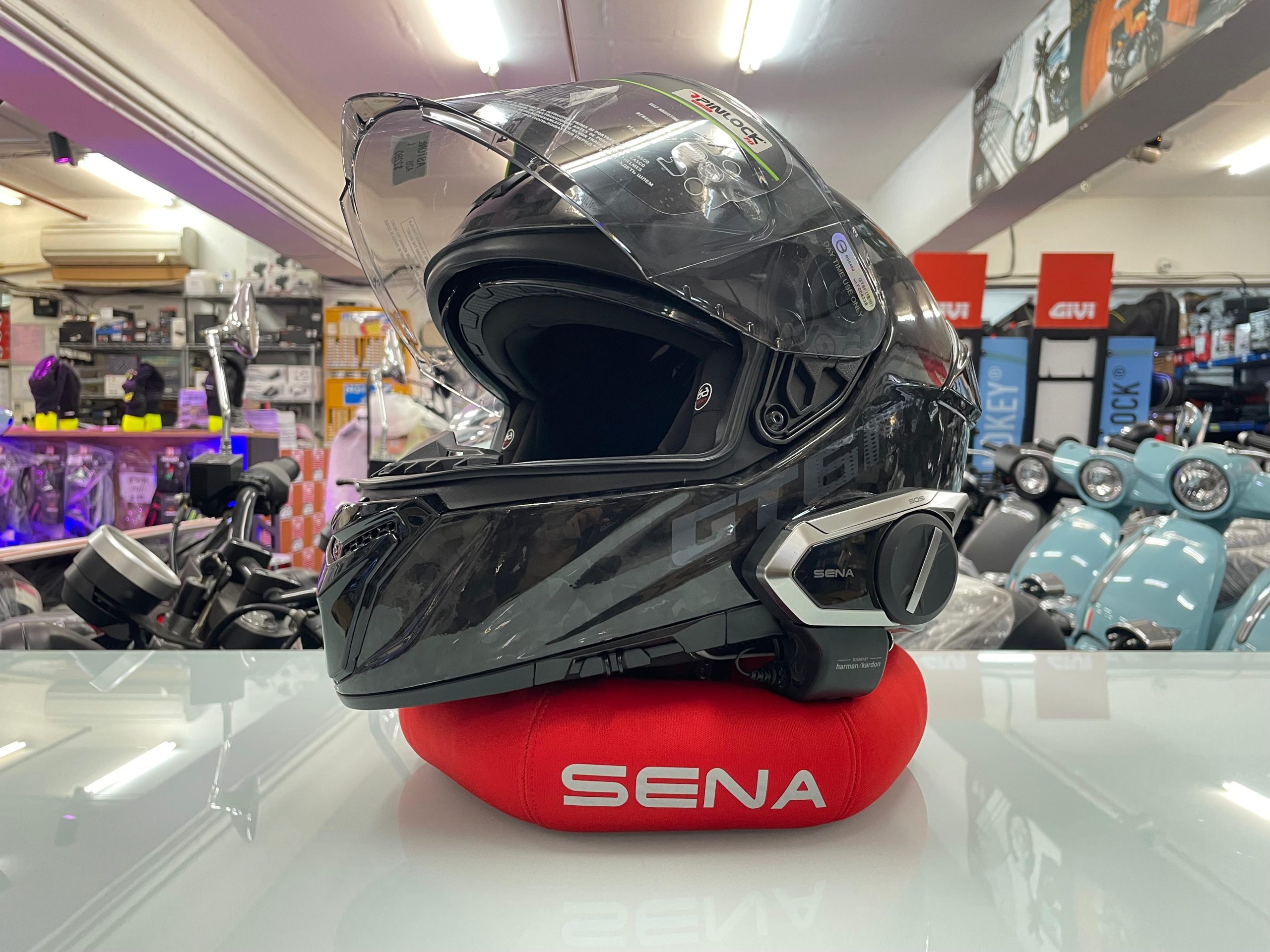 三千有找，碳纖頭盔連SENA 50S？ASTONE GT6F 推出震撼優惠，全面剖析品牌魅力