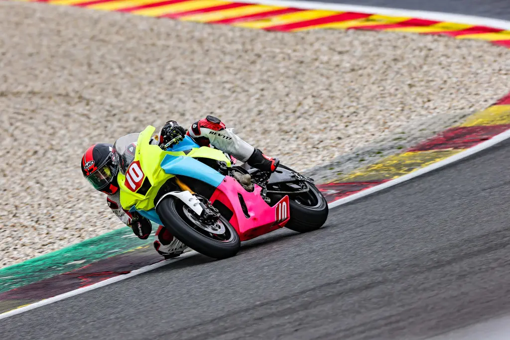 Infiniteam FLAM Racing EWC 波爾多24耐參賽陣容:老將與新秀的組合