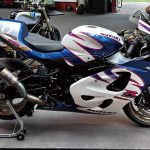 英国制造商将铃木GSX-R1000超级电自行车改造成90年代SRAD致敬车型