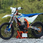慶祝第99屆國際六日耐力賽!KTM 發表 2026「EXC 6DAYS」特別版