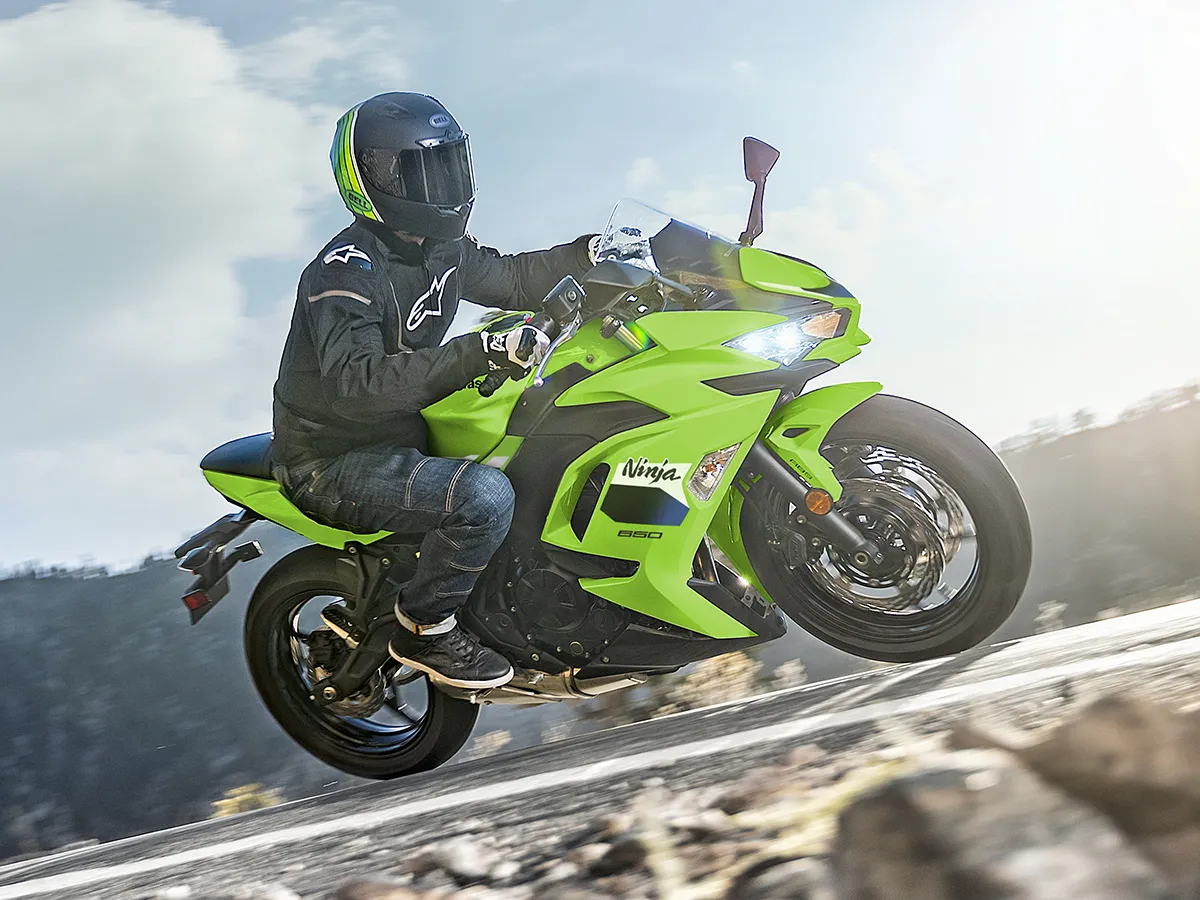 KAWASAKI Ninja 650 導入語音聲控!2026 年式新增導航功能,科技感再升級