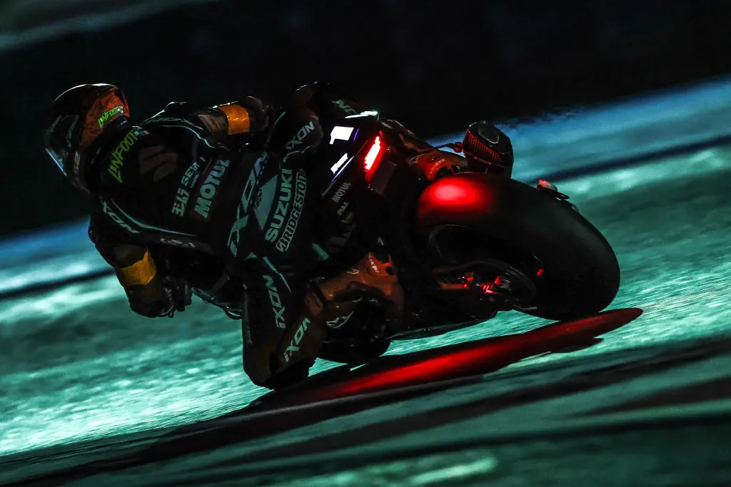 Yoshimura SERT Motul称霸EWC波尔多大赛夜间练习