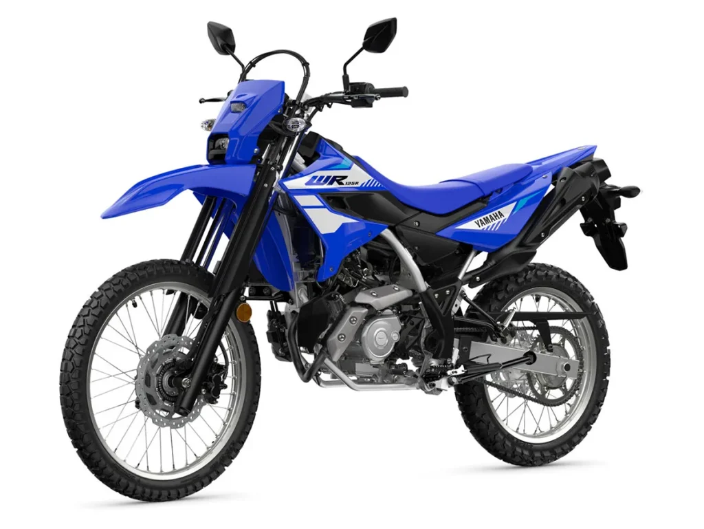 主色調可說是這款「Icon Blue」。這是 Yamaha 的代表色,搭配輕快的白色條紋顯得非常亮眼。
