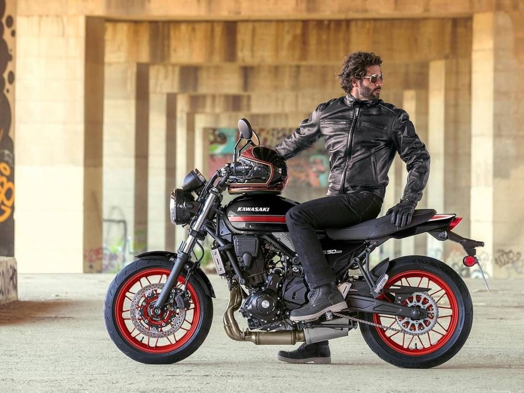 該車色早年用於經典車款「Z400FX」上,算是向另一款車型致敬