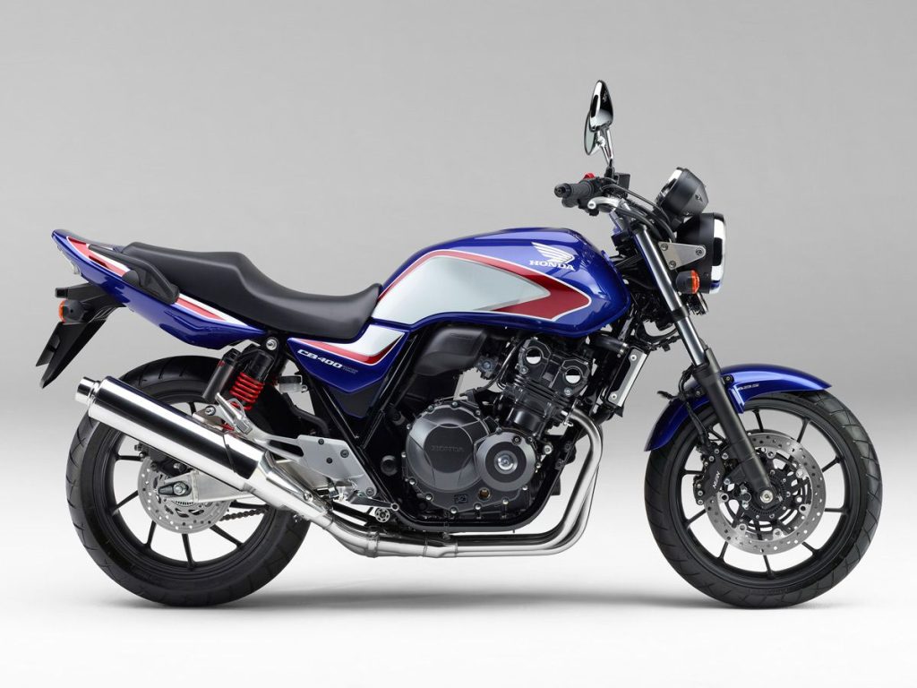 於 2022 年停產的舊型 CB400SF (NC42 型)。
