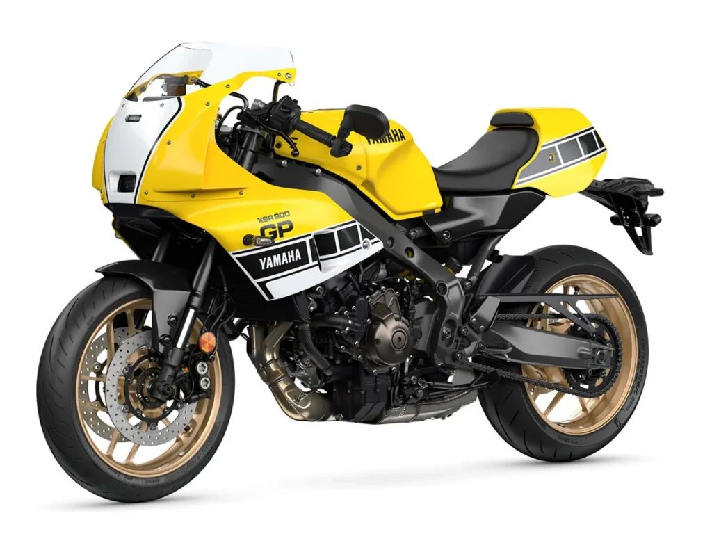 轮圈也涂成了金色,和当时的YZR500一样。我们也希望看到配套的金色底盘护板作为选配