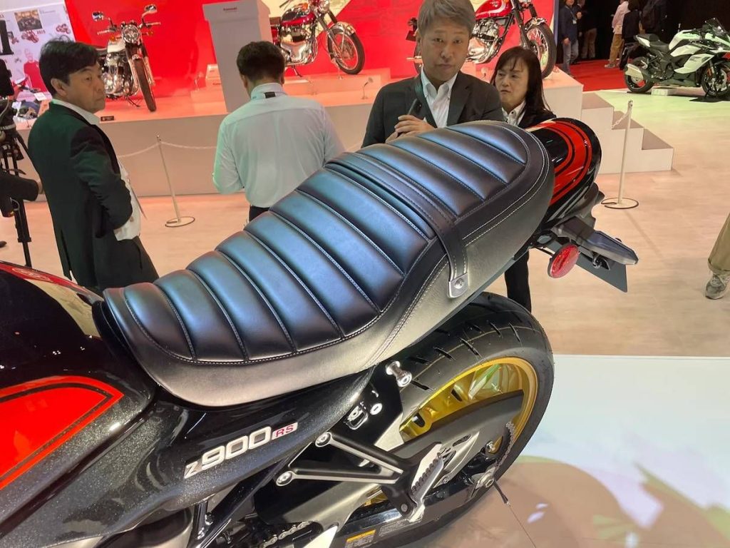 SE」車型的座椅也得到了改進,採用了新型聚氨酯材料,提高了舒適度