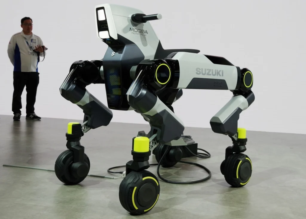 「Mokuba 2」(原型展品)是一款四腳電動移動車輛,可以載人,並像動物一樣爬坡和爬樓梯