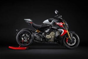 杜卡迪推出180ps馬力Diavel V4 RS肌肉巡洋艦，配備Panigale動力裝置