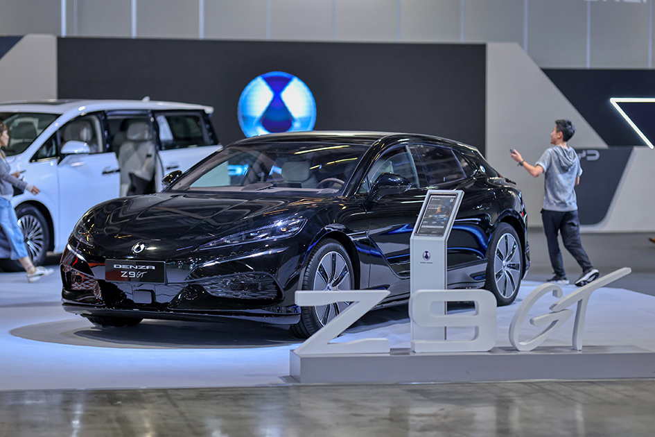 Denza Z9 GT 纯电轿跑于澳门国际车展登场，融合豪华设计与创新能源科技