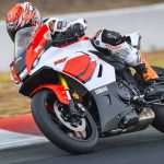 【EICMA 2025 速報】YAMAHA YZF-R7 戰力爆升！2026 年式導入 6 軸 IMU 與電控油門！
