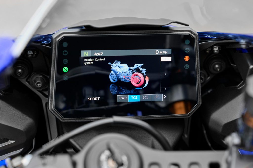 加入大量自订议功能，骑士可按自身需求设定