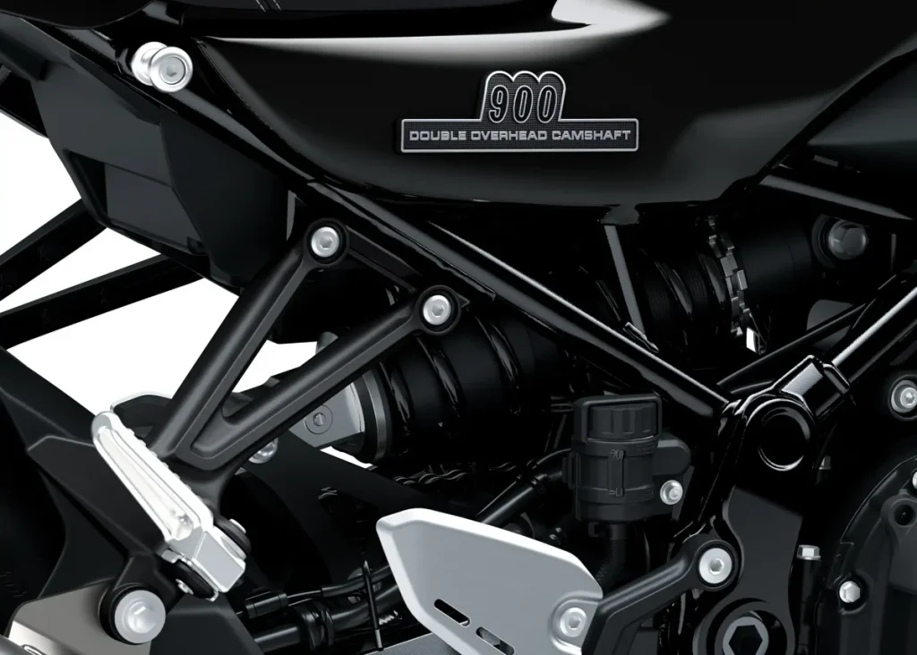 Z系列車型採用了川崎超級跑車上常見的水平後連桿後懸吊。照片中所示的標準型號可對回彈阻尼力和預載進行無段調整