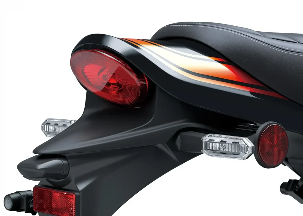 Z系列車型擁有弧形尾部和橢圓形尾燈,讓人聯想到Z1。單一LED燈泡從表面發出光芒,營造出復古外觀。包括方向燈在內的所有燈組均採用LED光源