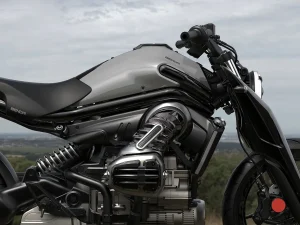 EICMA 2025｜Benda P51 Hybrid 全球首演：250cc 水平对卧＋马达，62 ps／100 N·m