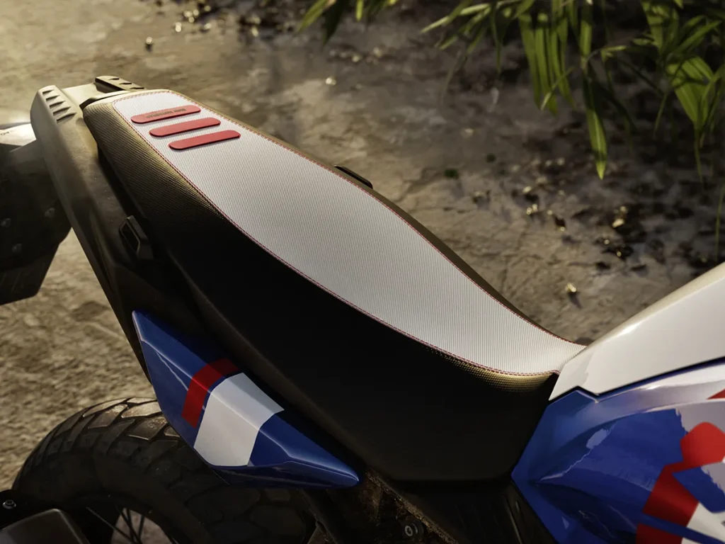 平躺式座椅為可選配置,而標準座椅則分為前後兩部分