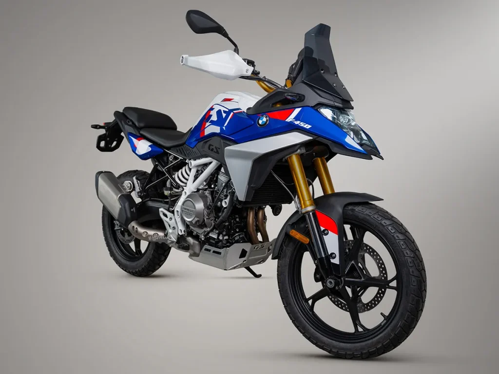 標準輪轂為鑄鋁輪轂,十字輻條輪轂為可選配件