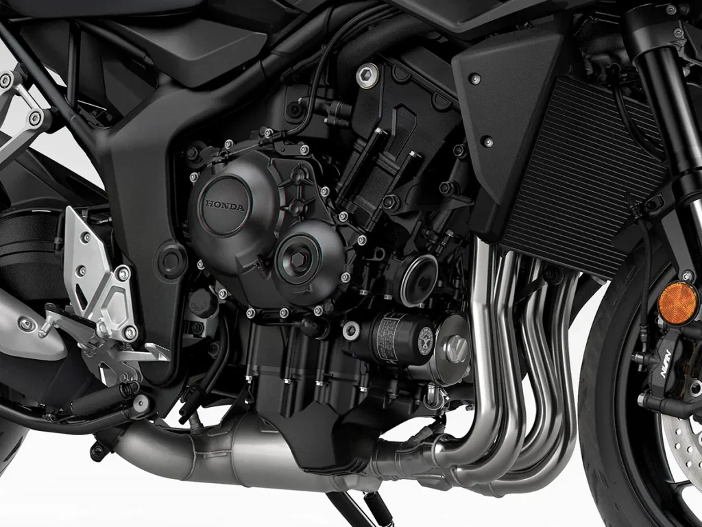 引擎基於2017年式「CBR1000RR Fireblade」,最大馬力110.1kW(149.7PS)/11000rpm,最大扭力102N·m/8750rpm。