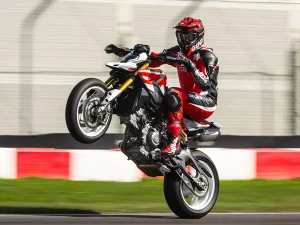 【EICMA 2025 速報】DUCATI Hypermotard V2 正式發表！史上最輕、最強「Hyper」誕生！