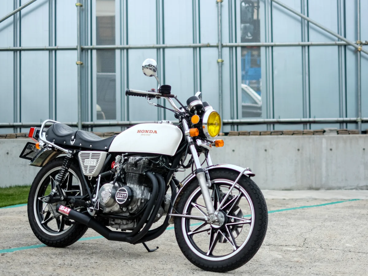 【CB400FOUR 1976】珍珠白改装致敬《特攻的拓》暴走族漫画经典配色