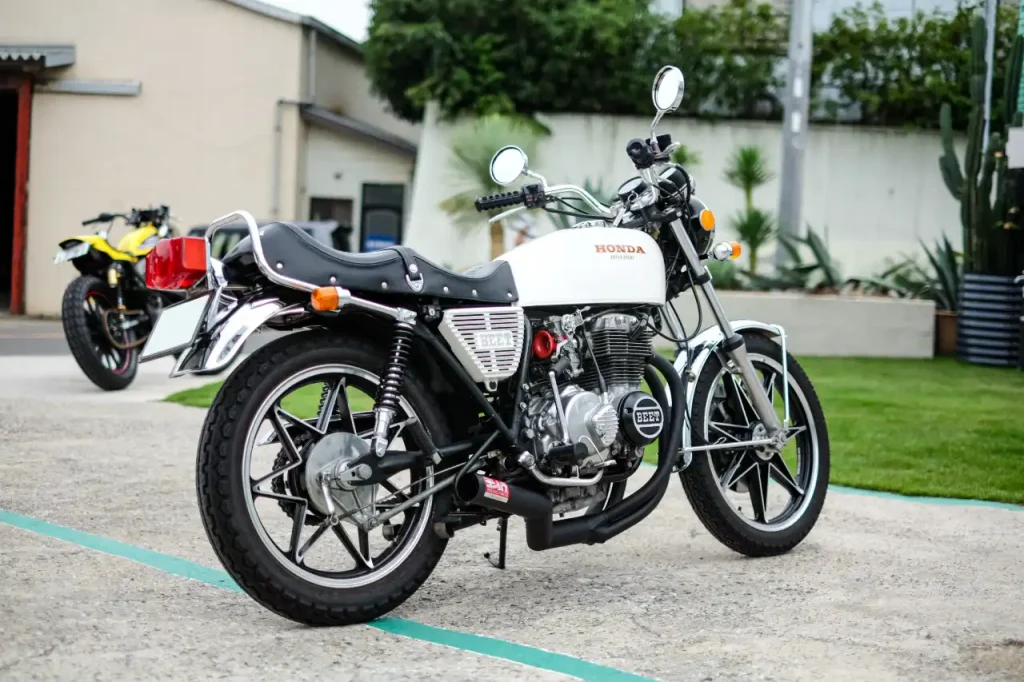 由于老车热门，只要不执著使用当年原厂件，零件都算相当充足