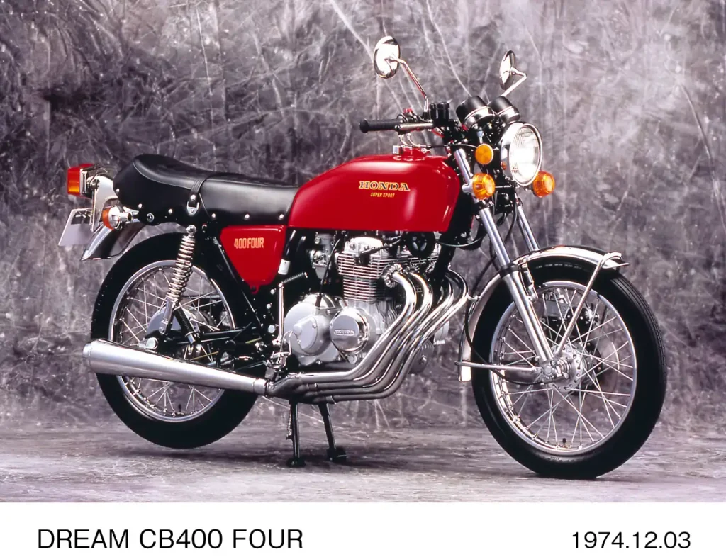 说到Honda CB400FOUR ヨンフォア，就会想到这个经典配色！（资料来源：Honda 官网）