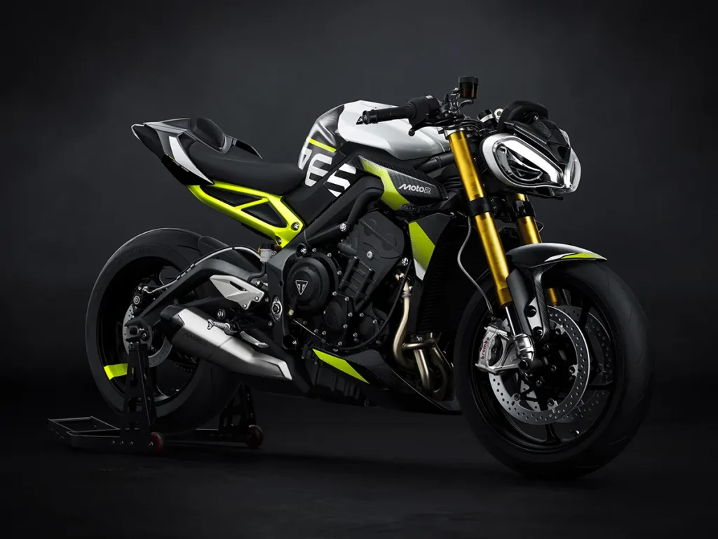 “Street Triple Moto2™ Edition”追加了碳纤维部件,并采用更为鲜明的配色。