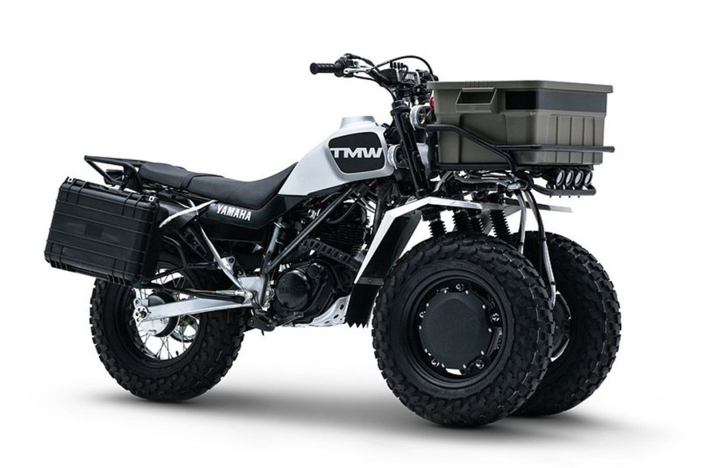 同樣是在 2023 年 Mobility Show展出的 TMW。它以 TW200 為基礎，利用與 Tricity 等相同的 LMW (Leaning Multi Wheel，多輪傾斜技術) 機構實現三輪化，甚至在前輪嵌入了輪轂馬達，因此結合燃油與電力驅動，是一款實驗性的的 Hybr混合動力三輪車。