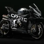 【EICMA 2025 速报】CFMOTO 公升级超跑 V4 SR-RR 震撼登场！搭载“自动可变定风翼”！