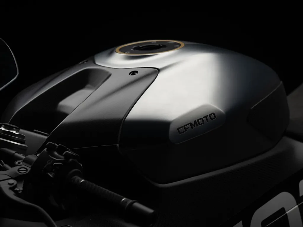 油箱的設計也採用了最新的潮流元素