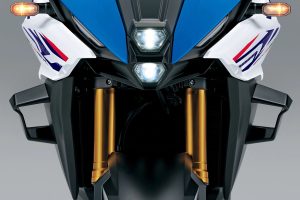 SUZUKI GX 長出「翅膀」！2026 年式 GSX-S1000GX 新增定風翼