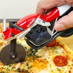 红银新色登场！Suzuki GSX1100S 披萨刀再进化：还硬要装上仪表？