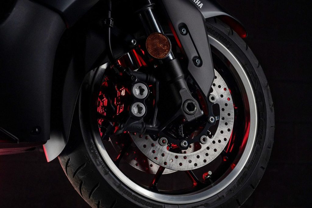 能展現鋁合金原素材質感的切削輪框