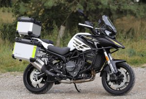 QJMotor推出新款SRT 900歷奇車，售價7,499英鎊起