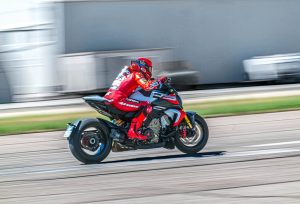 022 杜卡迪180ps馬力Diavel V4 RS專案揭秘